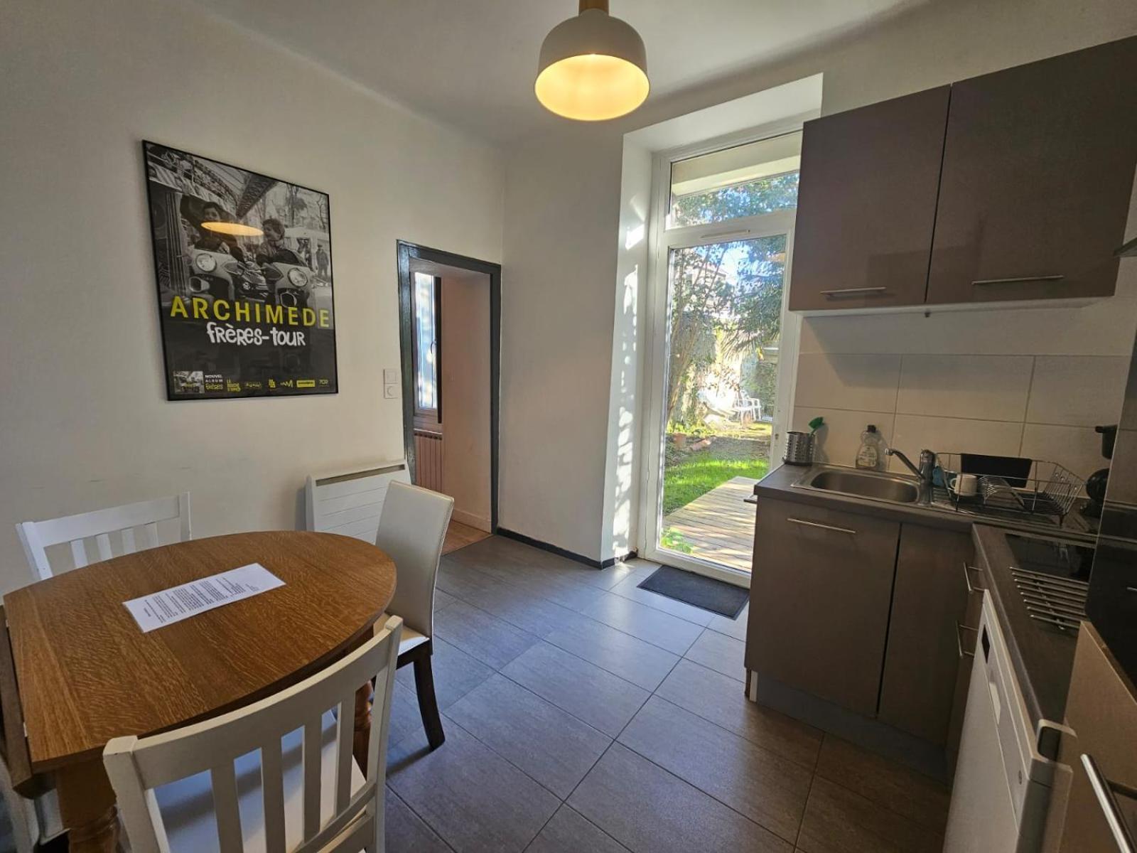 Proche Centre Calme Jardin Prive Apartment *